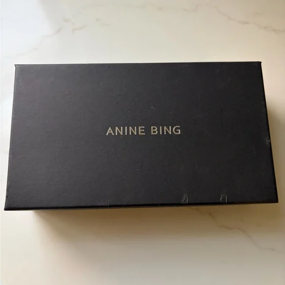 NWOT Anine Bing Beige Sunglasses with Black Case - Picture 5 of 7